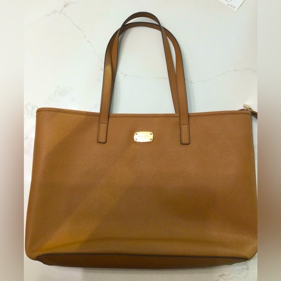 Michael Kors Purse - Picture 1 of 5